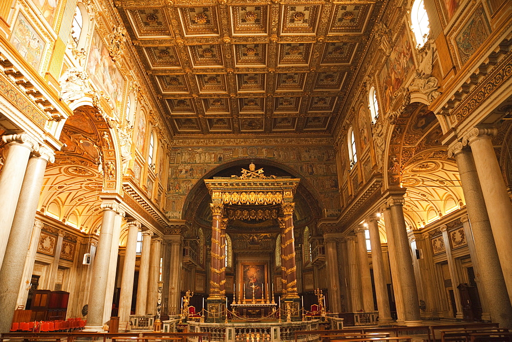 Papal Altar, interior of Santa Maria Maggiore Church, Rome, Lazio, Italy, Europe