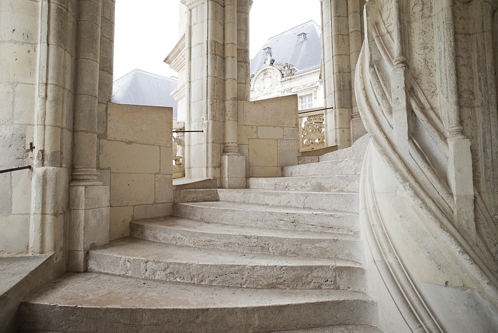 Grand Staircase, Blois Castle, UNESCO World Heritage Site, Blois, Loir et Cher, Loire Valley, France, Europe