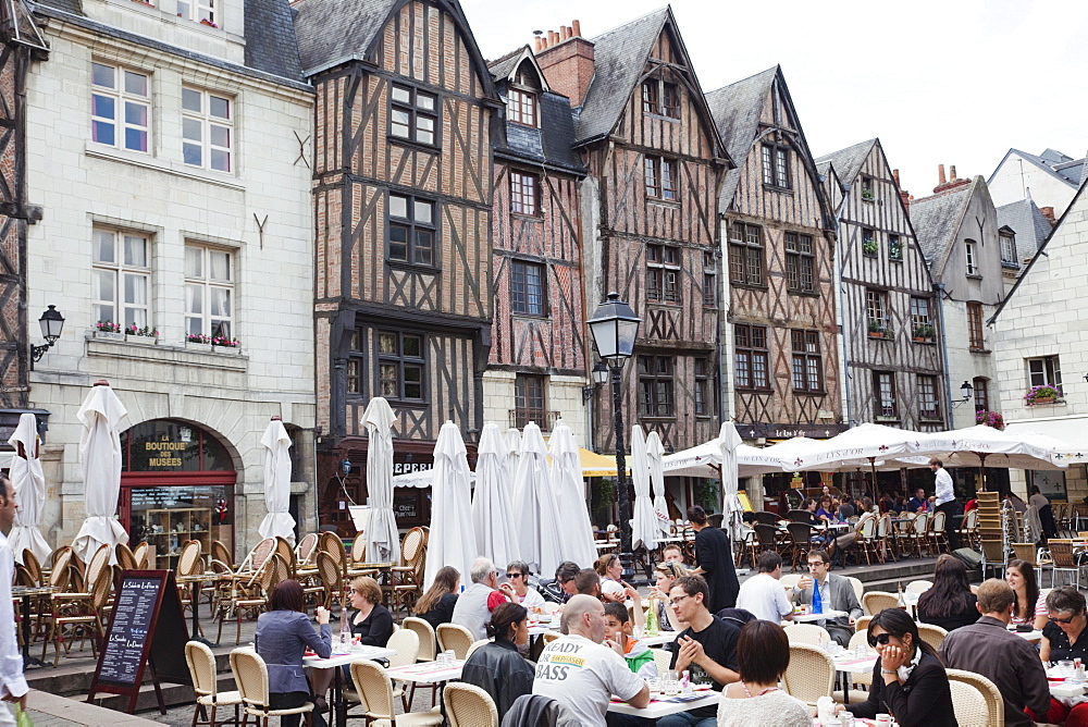 Cafes and restaurants, Place Plumereau, Tours, Loire Valley, France, Europe