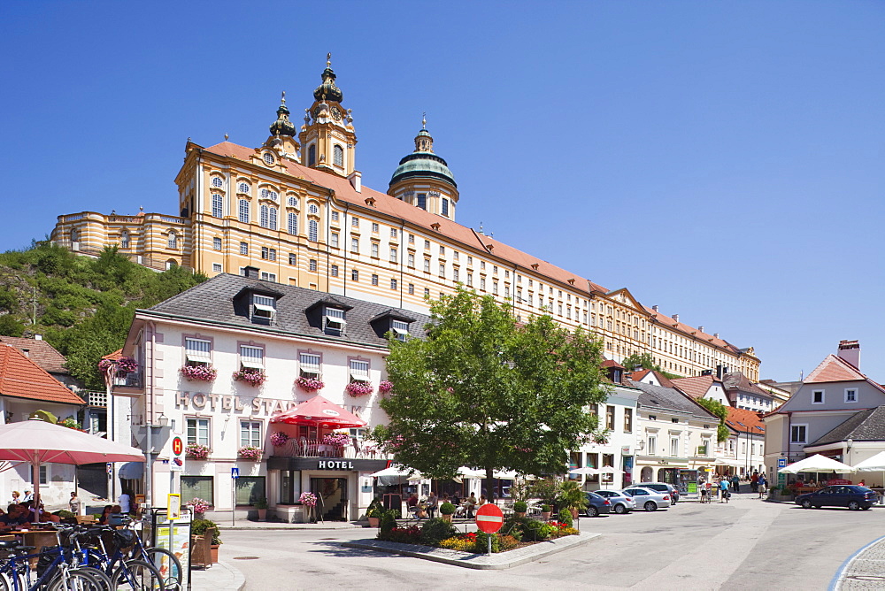 Town centre and the Benedictine Abbey, Melk, Wachau Cultural Landscape, UNESCO World Heritage Site, Austria, Europe