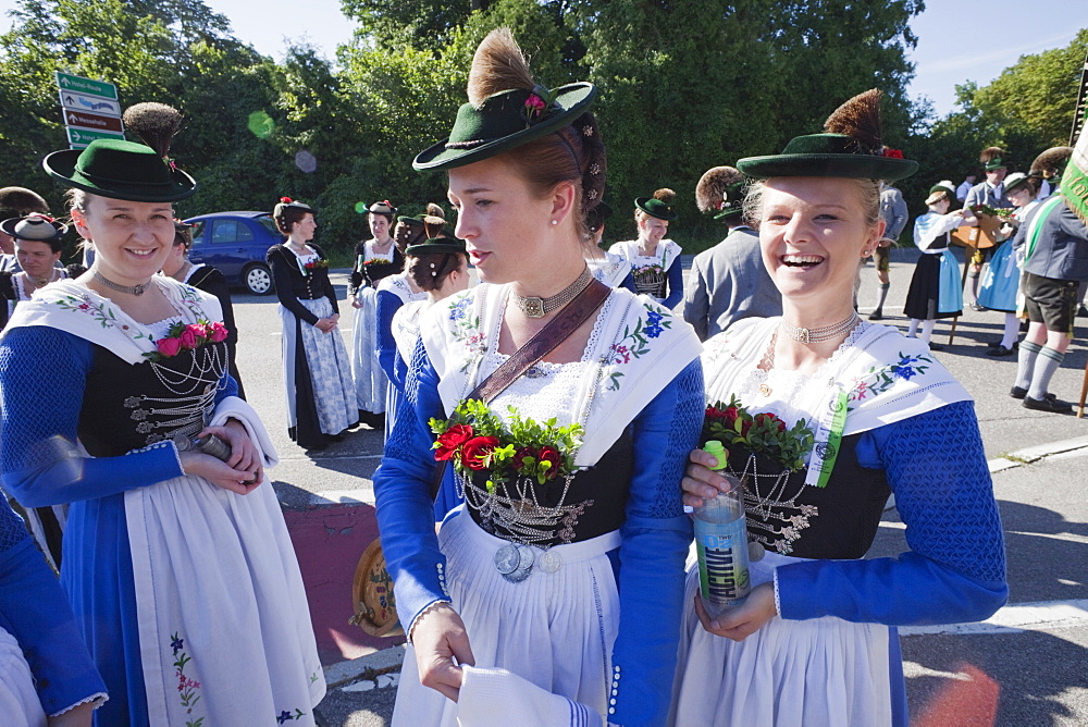 Girls in traditional Bavarian costume at Folklore Festival, Burghausen, Bavaria, Germany, Europe