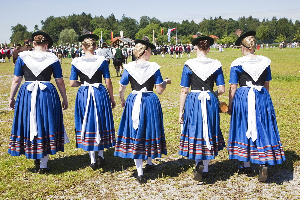 Girls in traditional Bavarian costume at Folklore Festival, Burghausen, Bavaria, Germany, Europe