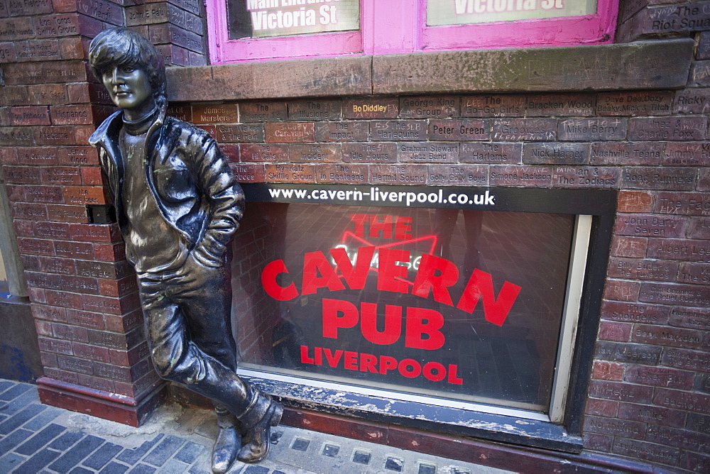 John Lennon statue and Cavern Pub sign, Mathew Street, Liverpool, Merseyside, England, United Kingdom, Europe