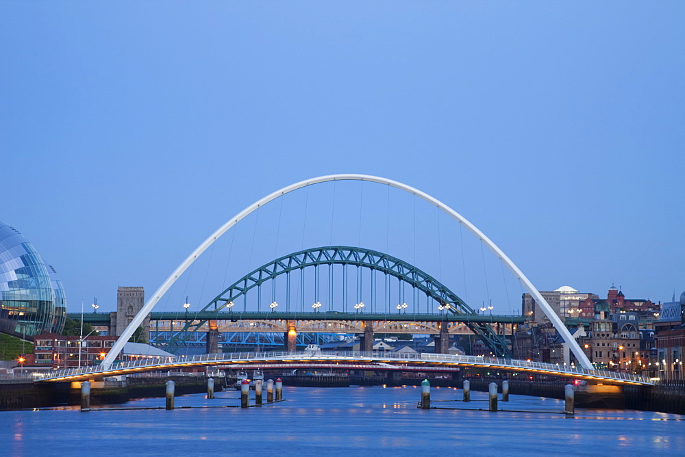 Gateshead Millennium Bridge, Gateshead, Newcastle, Tyne and Wear, England, United Kingdom, Europe