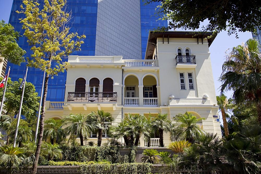 Old vs new at the rothschild boulevard in central tel aviv, Israel