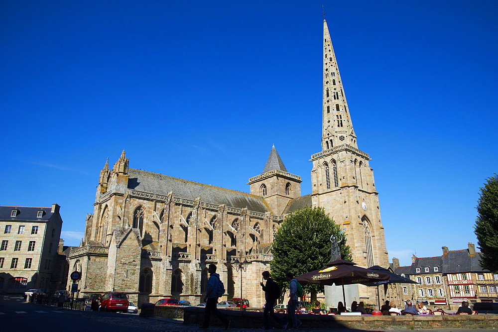 Cathedrale de St. Tugdual, Breton Cathedral, Treguier, Cote de Granit Rose, Cotes d'Armor, Brittany, France, Europe