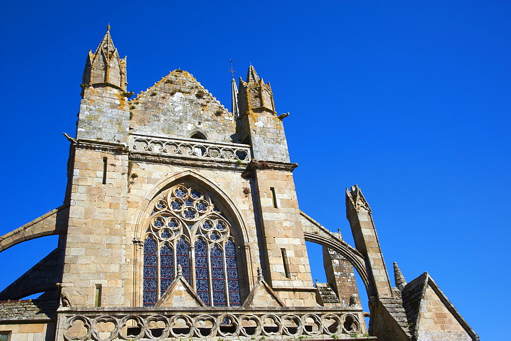 Cathedrale de St. Tugdual, Breton Cathedral, Treguier, Cote de Granit Rose, Cotes d'Armor, Brittany, France, Europe