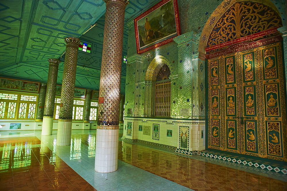 Mahamuni Paya temple and monastery, Mawlamyine (Moulmein), Mon State, Myanmar (Burma), Asia