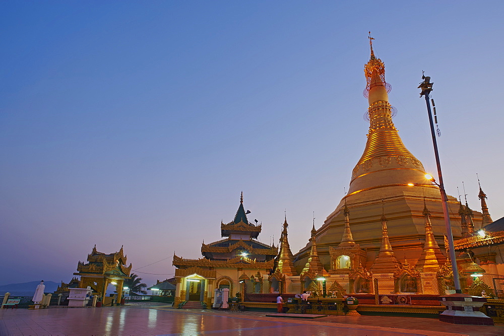 Kyaikthanian Paya temple and monastery, Mawlamyine (Moulmein), Mon State, Myanmar (Burma), Asia