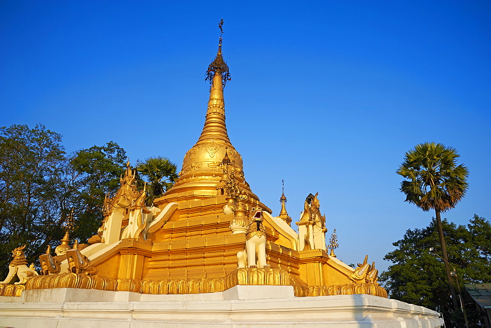 Paya, temple and monastery, Mawlamyine (Moulmein), Mon State, Myanmar (Burma), Asia