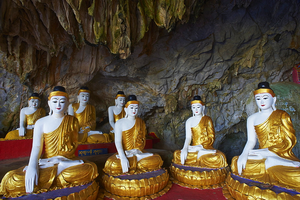 Statues of the Buddha, Saddar Cave, near Hpa-An, Karen State, Myanmar (Burma), Asia