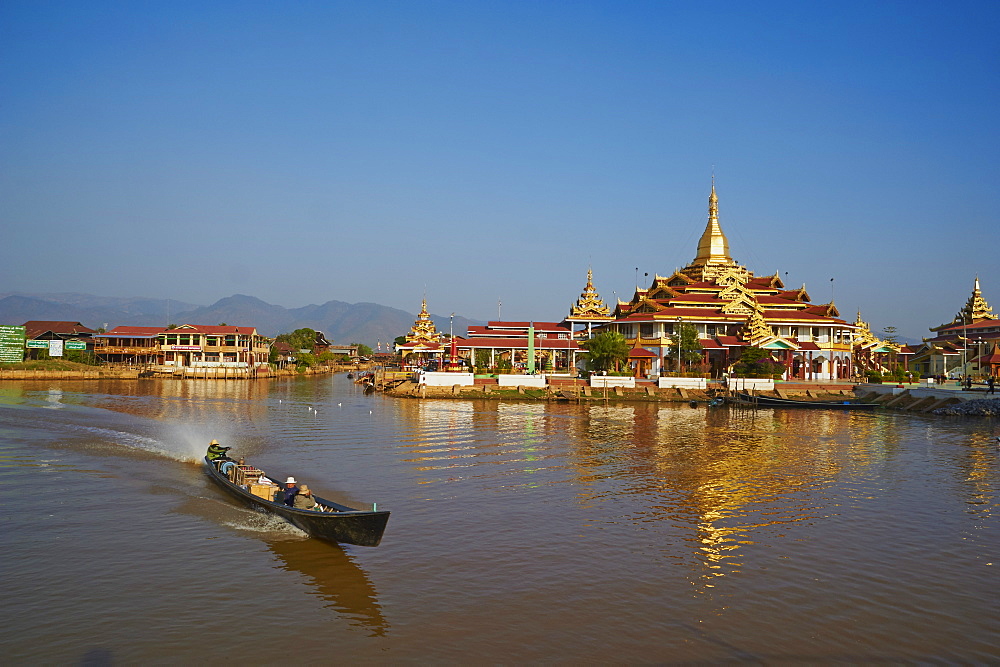 Paya Phaung Daw Oo, Inle Lake, Shan State, Myanmar (Burma), Asia