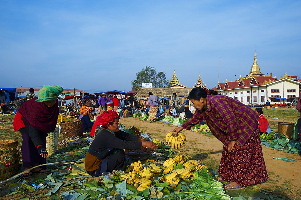 Fruit and vegetables for sale on market day, Paya Phaung Daw Oo, Inle Lake, Shan State, Myanmar (Burma), Asia