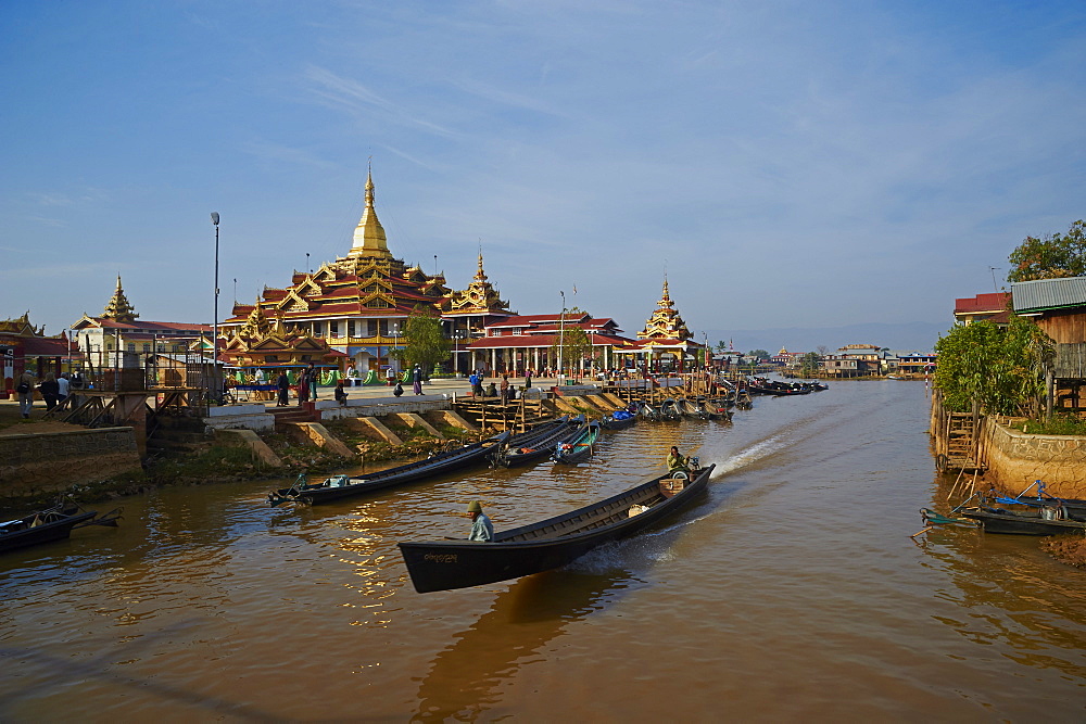 Temple, Paya Phaung Daw Oo, Inle Lake, Shan State, Myanmar (Burma), Asia