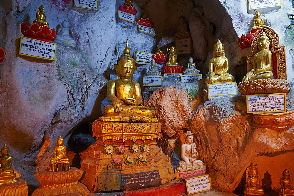 Statues of the Buddha, Shwe Oo Min natural Buddhist cave pagoda, Pindaya, Shan State, Myanmar (Burma), Asia