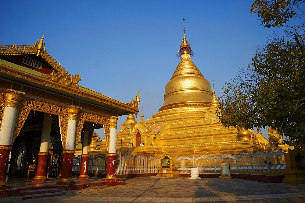 Kuthodaw temple and monastery, Mandalay, Myanmar (Burma), Asia