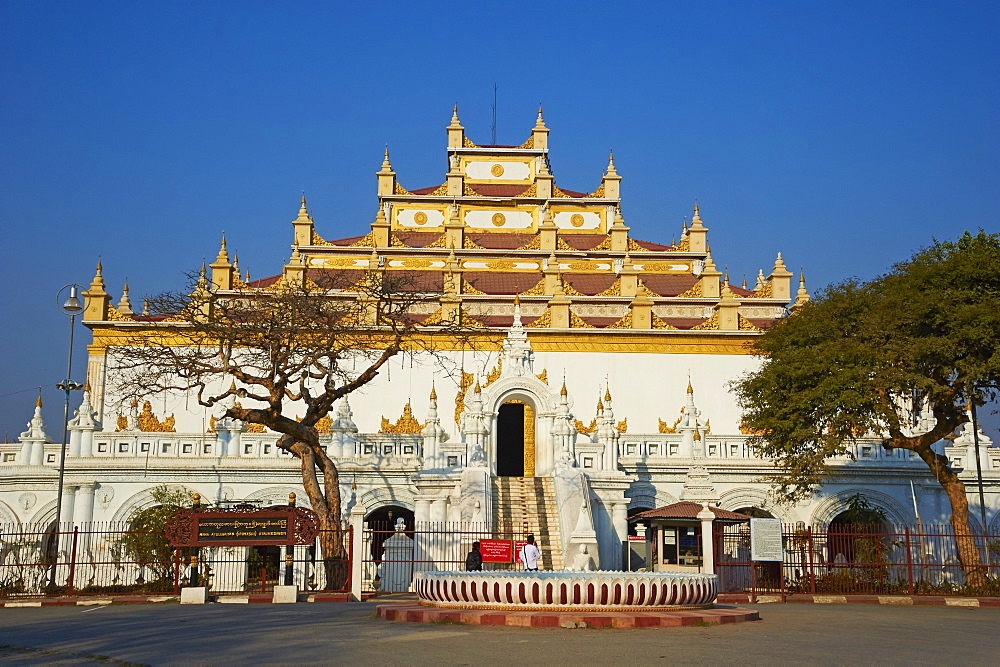 Atumashi Kyaung Dawgyi temple (Atumashi Monastery), Mandalay, Myanmar (Burma), Asia