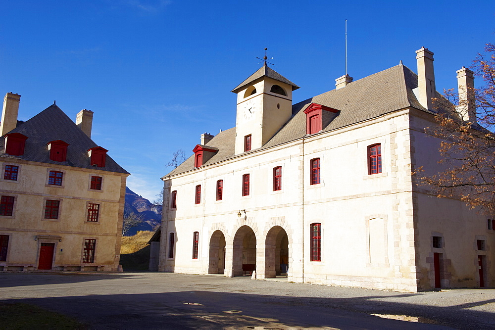 Bastioned village of Mont-Dauphin, Forte Vauban Place, UNESCO World Heritage Site, Parc Naturel Regional du Queyras (Regional Park of Queyras), Hautes-Alpes, France, Europe