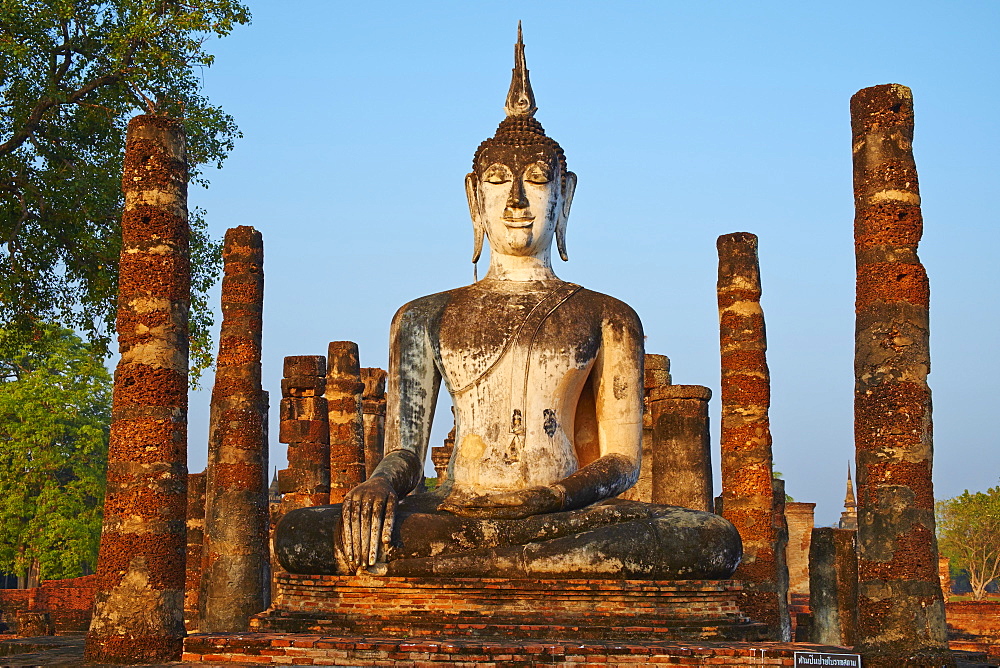 Wat Mahatat, Sukhothai Historical Park, UNESCO World Heritage Site, Sukhothai, Thailand, Southeast Asia, Asia