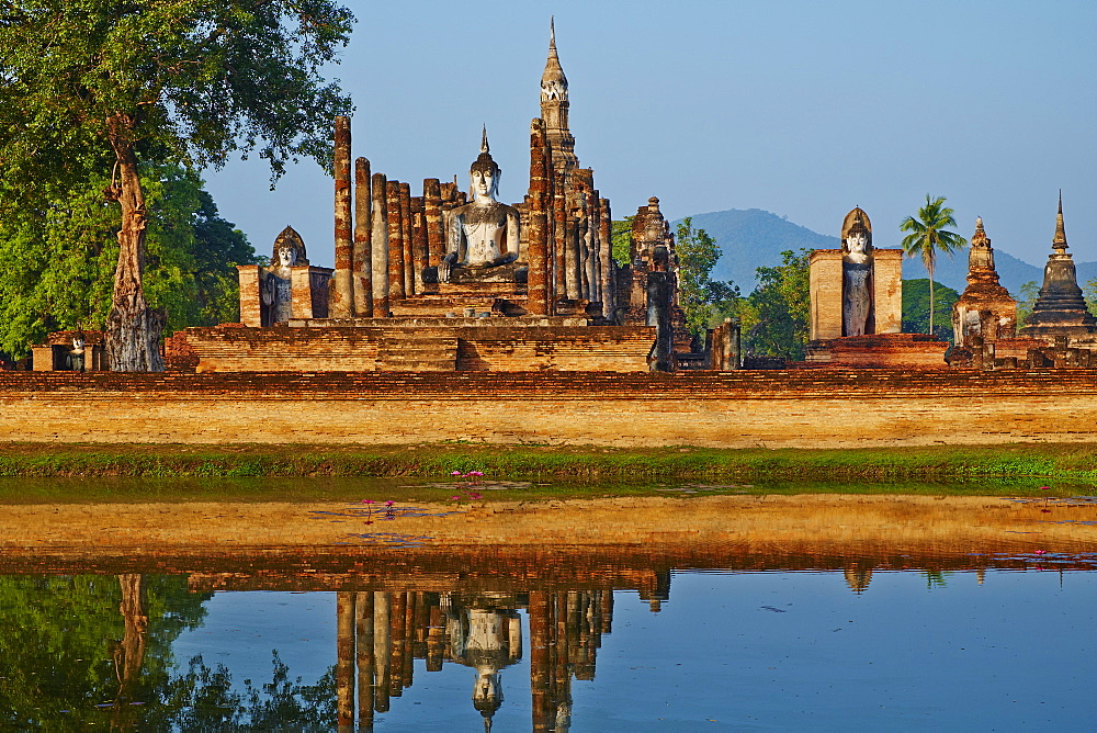 Wat Mahatat, Sukhothai Historical Park, UNESCO World Heritage Site, Sukhothai, Thailand, Southeast Asia, Asia