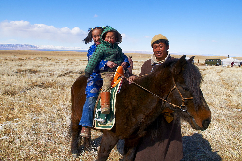 Nomadic Mongolian people in winter, Province of Khovd, Mongolia, Central Asia, Asia