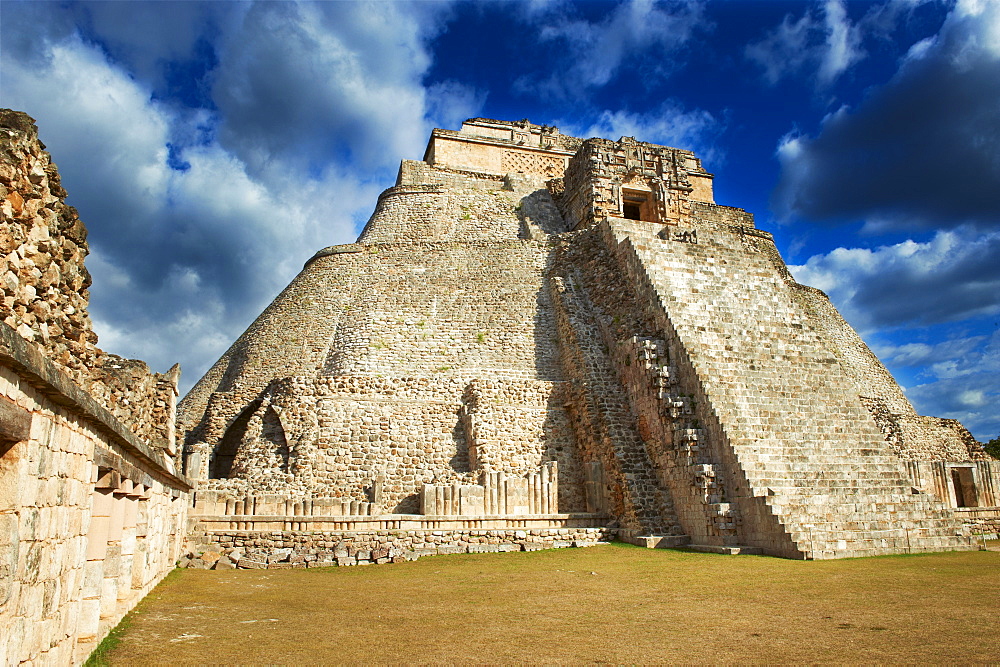 Pyramid of the Magician, Mayan archaeological site, Uxmal, UNESCO World Heritage Site, Yucatan State, Mexico, North America