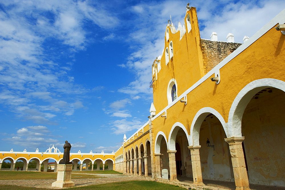 Monastery, Convento De San Antonio De Padua (Convent of San Antonio De Padua), the yellow city of Izamal, Yucatan State, Mexico, North America