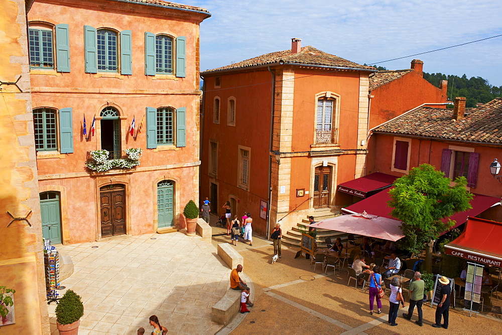 Roussillon village, labeled one of the most beautiful villages in France, Luberon, Vaucluse, Provence, France, Europe