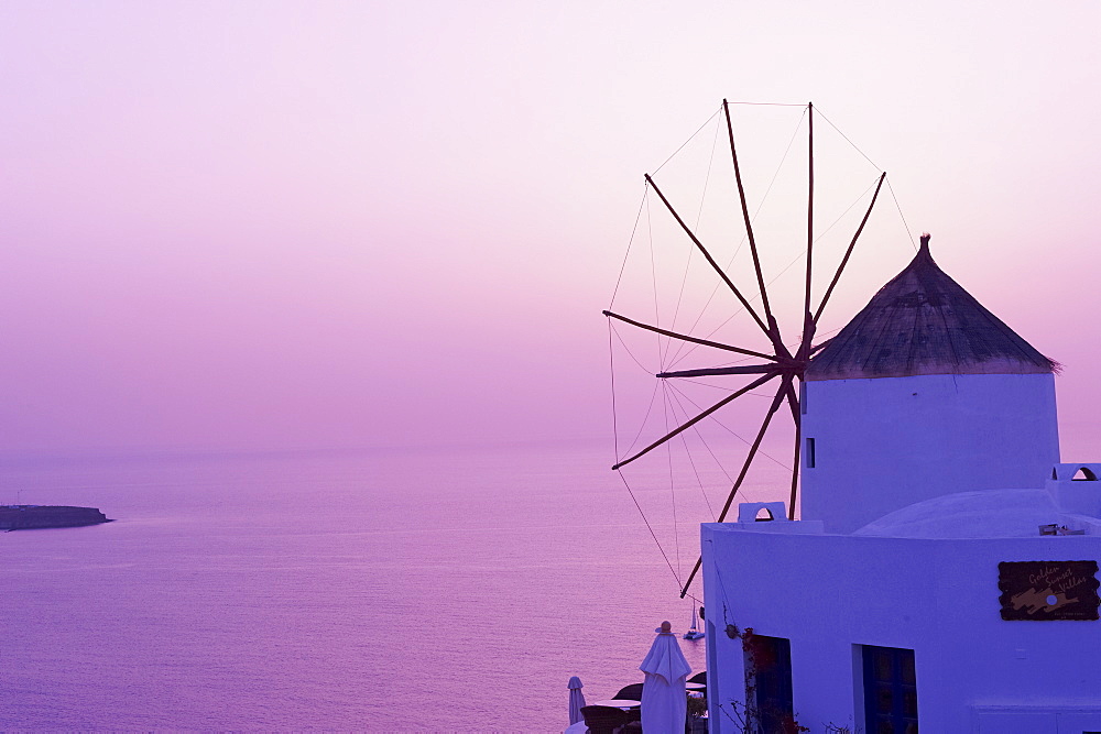 Windmill, Oia (Ia) village, Santorini, Cyclades, Greek Islands, Greece, Europe