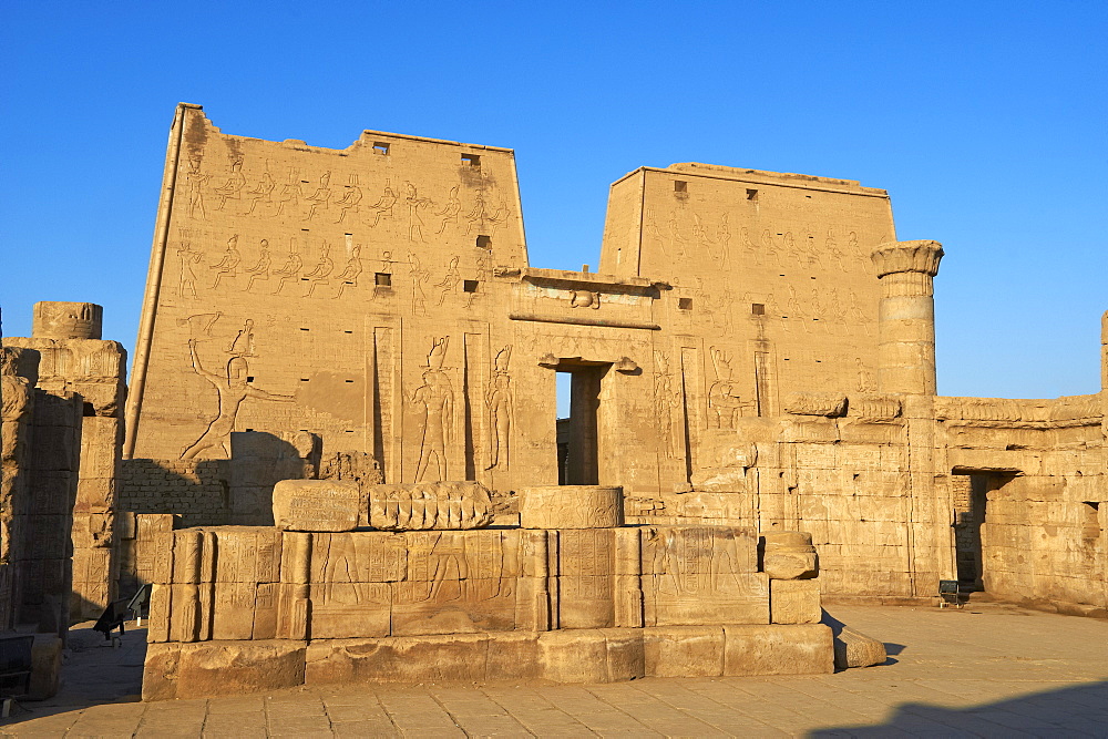 Pylon, Temple of Horus, Edfu, Egypt, North Africa, Africa