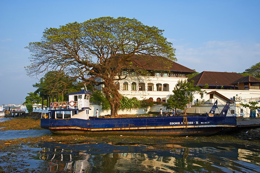 Old colonial construction, Fort Cochin (Kochi), Kerala, India, Asia