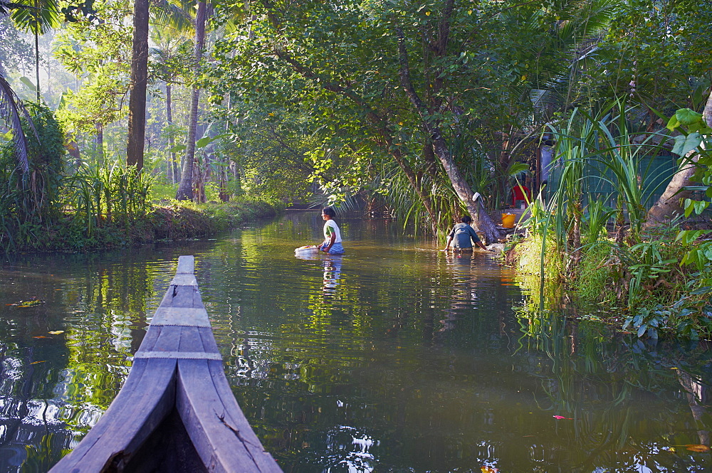 Backwaters, Allepey, Kerala, India, Asia