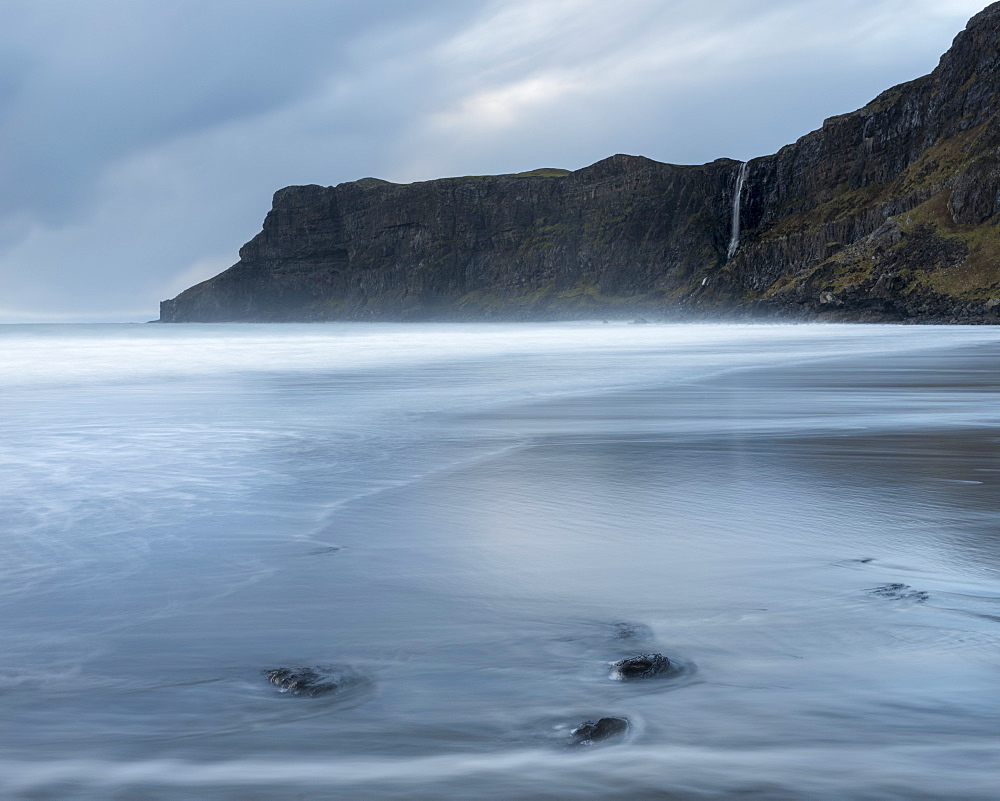 Incoming waves on the beach at Talisker Bay, Isle of Skye, Inner Hebrides, Scotland, United Kingdom, Europe