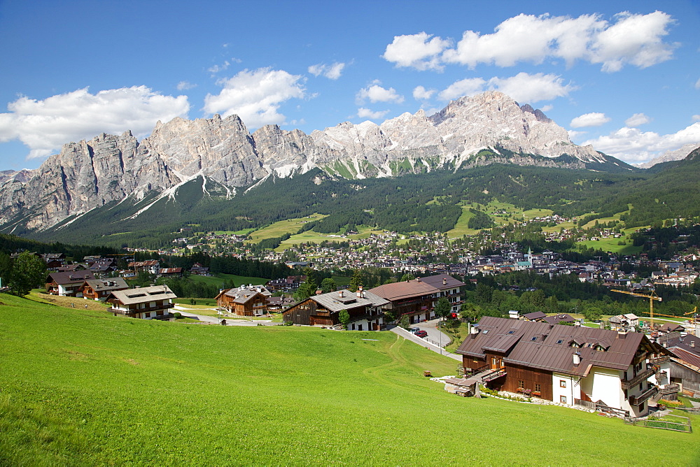 View of town and mountains, Cortina d' Ampezzo, Belluno Province, Veneto, Dolomites, Italy, Europe