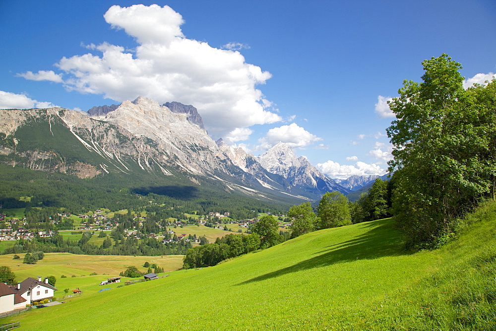 View of town and mountains, Cortina d' Ampezzo, Belluno Province, Veneto, Dolomites, Italy, Europe