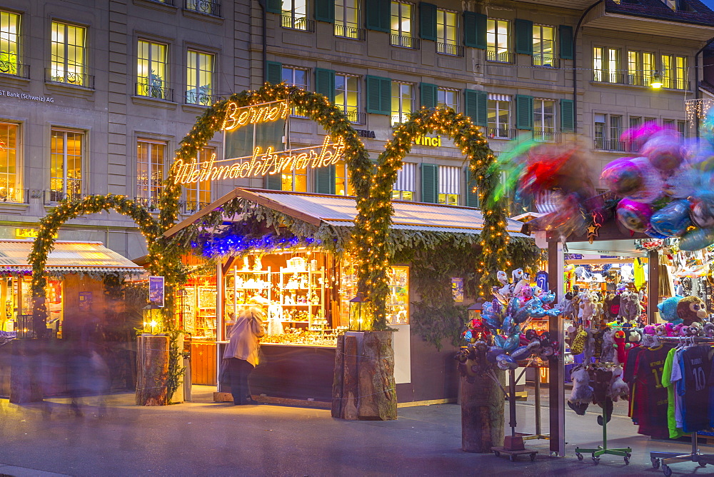 Christmas Market on Waisenhausplatz, Bern, Jungfrau region, Bernese Oberland, Swiss Alps, Switzerland, Europe