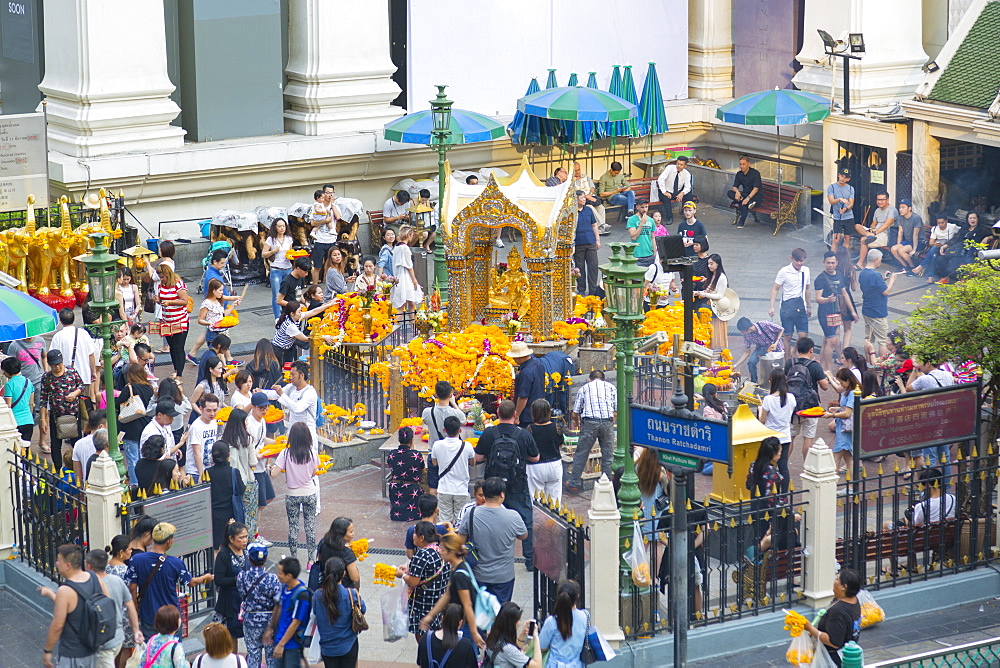 Erawan Shrine on Ratchadamri Road, Bangkok, Thailand, Southeast Asia, Asia