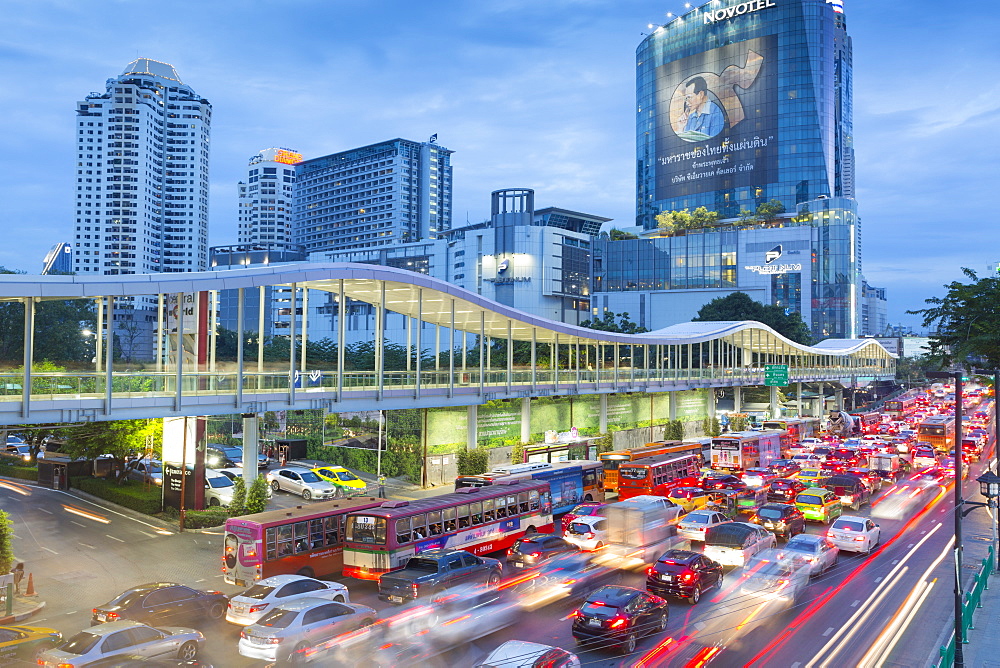 Traffic on Ratchadamri Road, Bangkok, Thailand, Southeast Asia, Asia