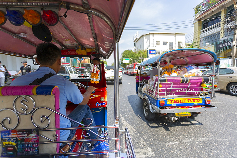 Tuk Tuk ride through Bangkok, Bangkok, Thailand, Southeast Asia, Asia