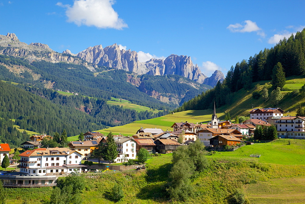 Moena, Fassa Valley, Trento Province, Trentino-Alto Adige/South Tyrol, Italian Dolomites, Italy, Europe