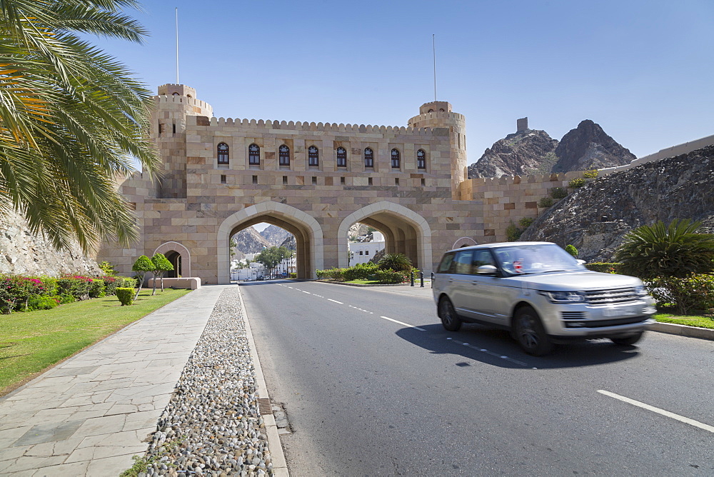 Muscat Gate and entrance to the City of Muscat, Muscat, Oman, Middle East