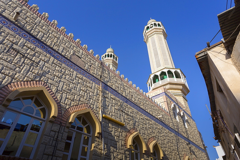 Evening view of mosque in the Muttrah Souk, Muscat, Oman, Middle East