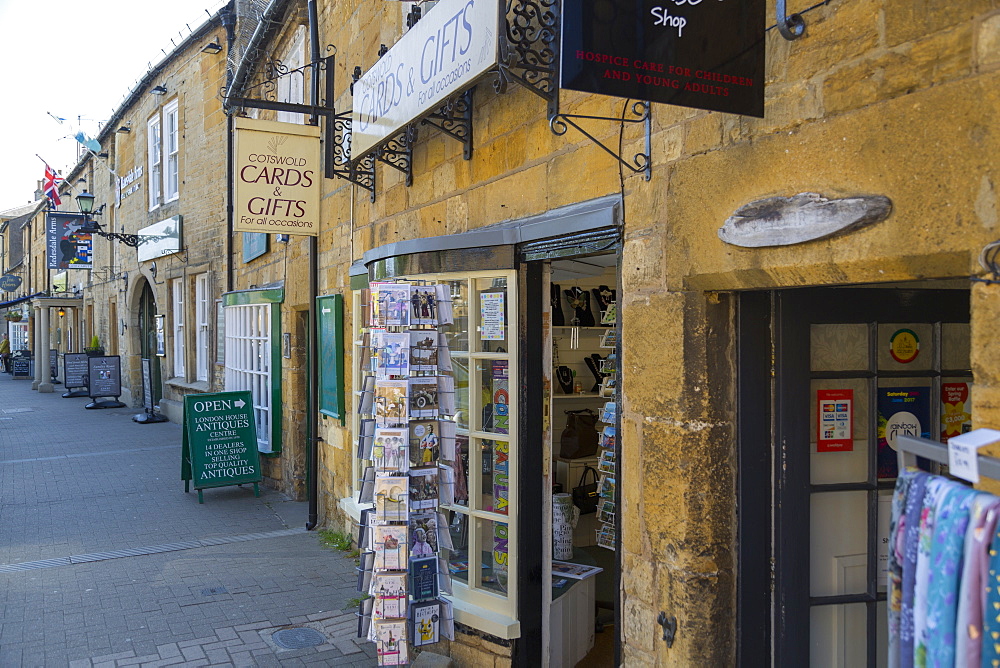 High Street antique and souvenir shops, Moreton in Marsh, Cotswolds, Gloucestershire, England, United Kingdom, Europe