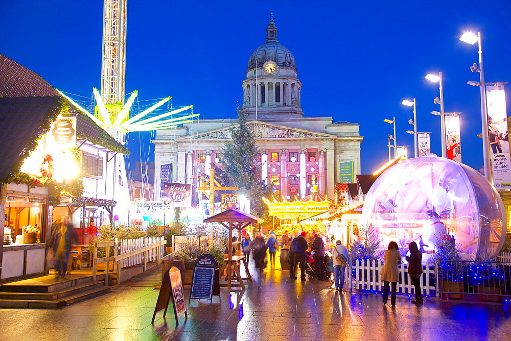 Council House and Christmas Market stalls in the Market Square, Nottingham, Nottinghamshire, England, United Kingdom, Europe