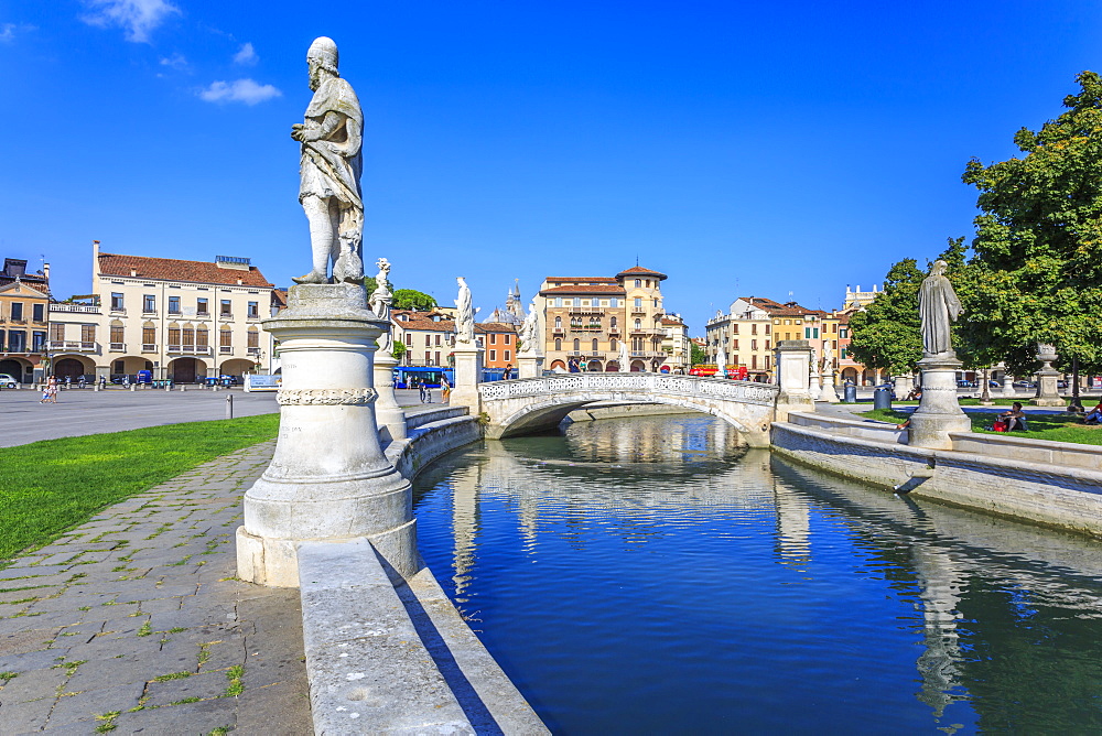 View of statues in Prato della Valle and Saint Anthony of Padua Basilica, Padua, Veneto, Italy, Europe