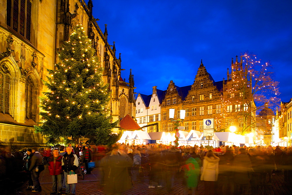 St. Lambert's Church and Prinzipalmarkt at Christmas, Munster, North Rhine-Westphalia, Germany, Europe