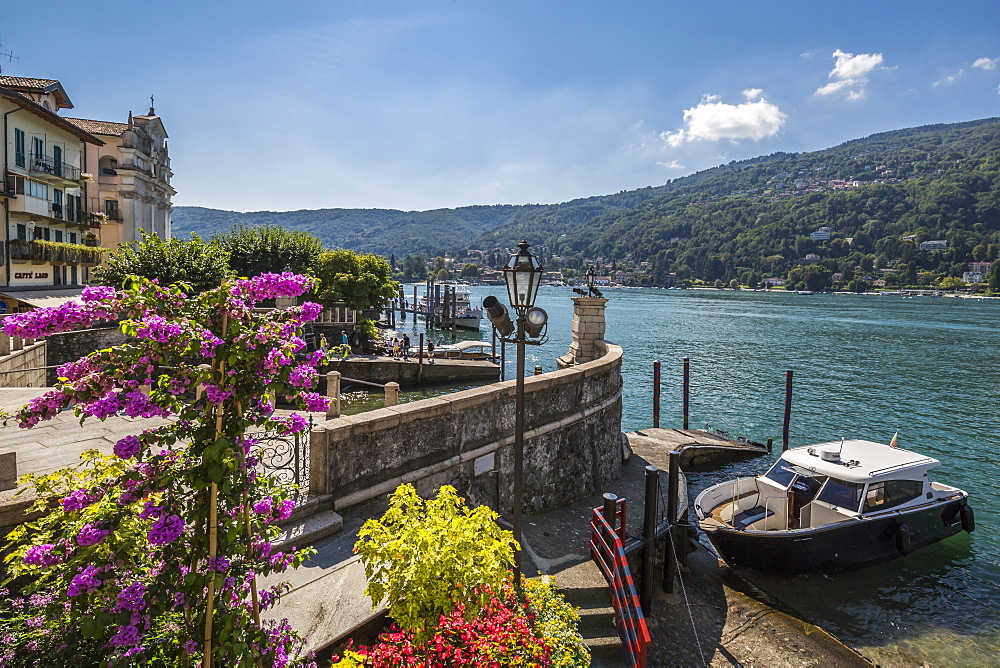 View of Isola dei Pescatori and Lake Maggiore, Borromean Islands, Lago Maggiore, Piedmont, Italian Lakes, Italy, Europe