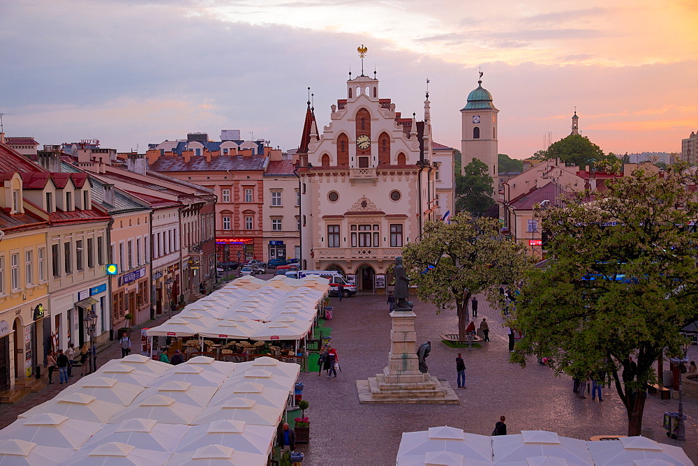 City Hall at sunset, Market Square, Old Town, Rzeszow, Poland, Europe