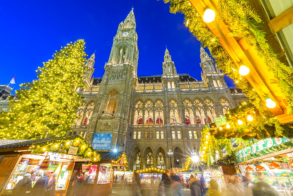 Rathaus and Christmas Market at night in Rathausplatz, Vienna, Austria, Europe