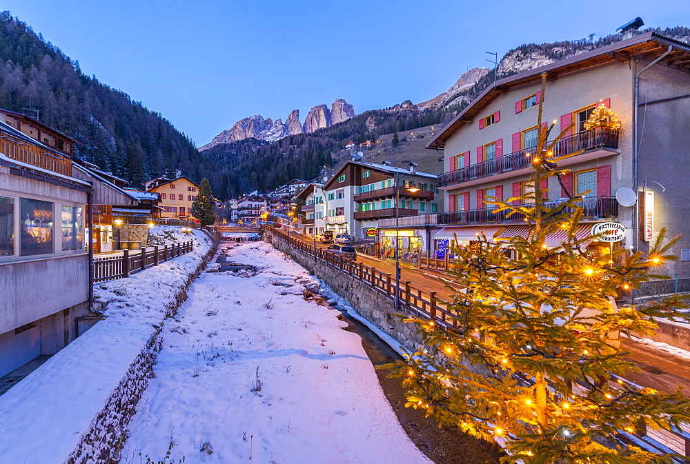 View of Campitello di Fassa at Christmas and Grohmannspitze, Punta Grohmann visible, Val di Fassa, Trentino, Italy, Europe